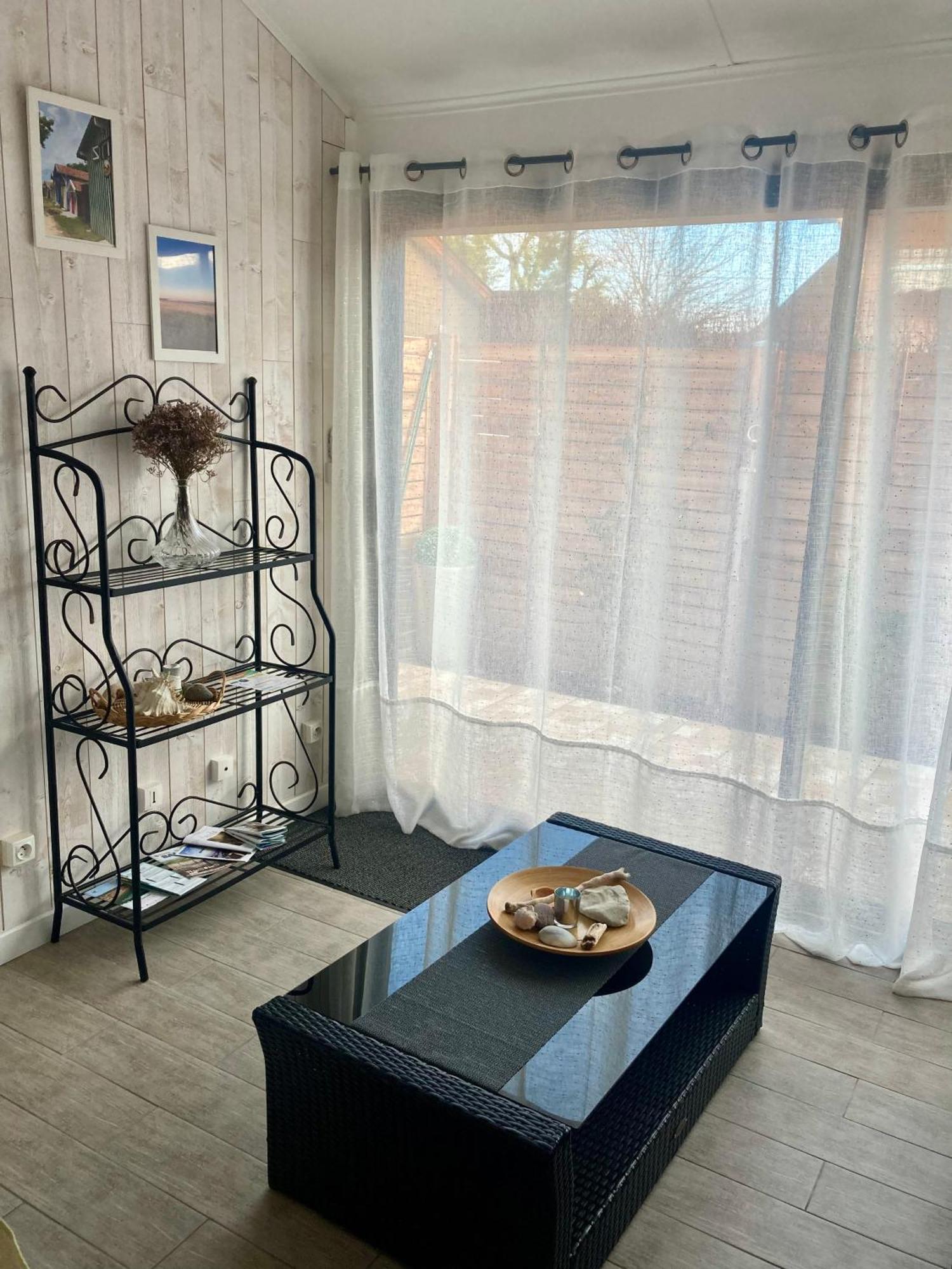 Appartement Duplex Lumineux Idealement Situe Ares Buitenkant foto